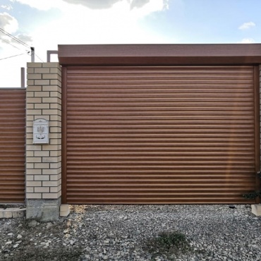 Ворота рулонные секционные Алютех 2000x2375